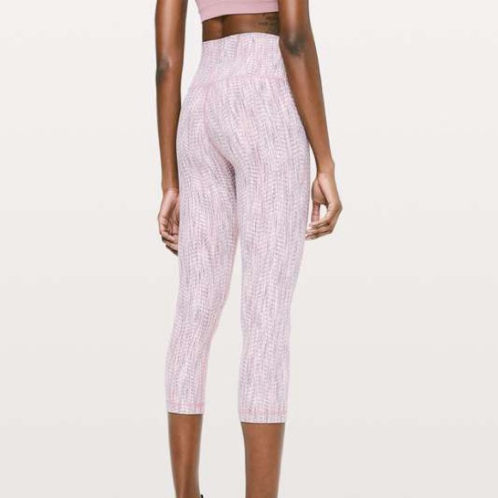 Lululemon Wunder-Under high rise 24” tight